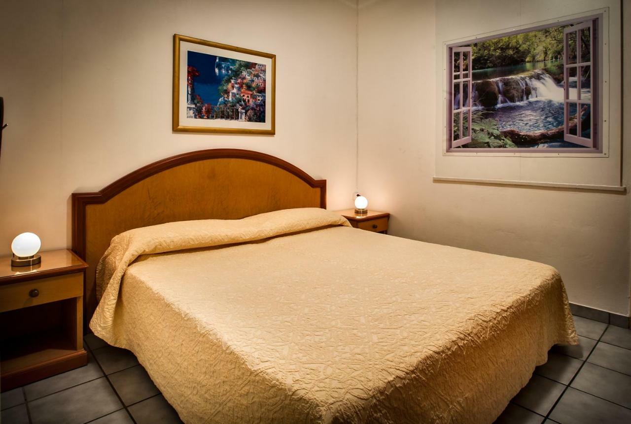 Easyrooms Dell'Angelo Локарно Экстерьер фото