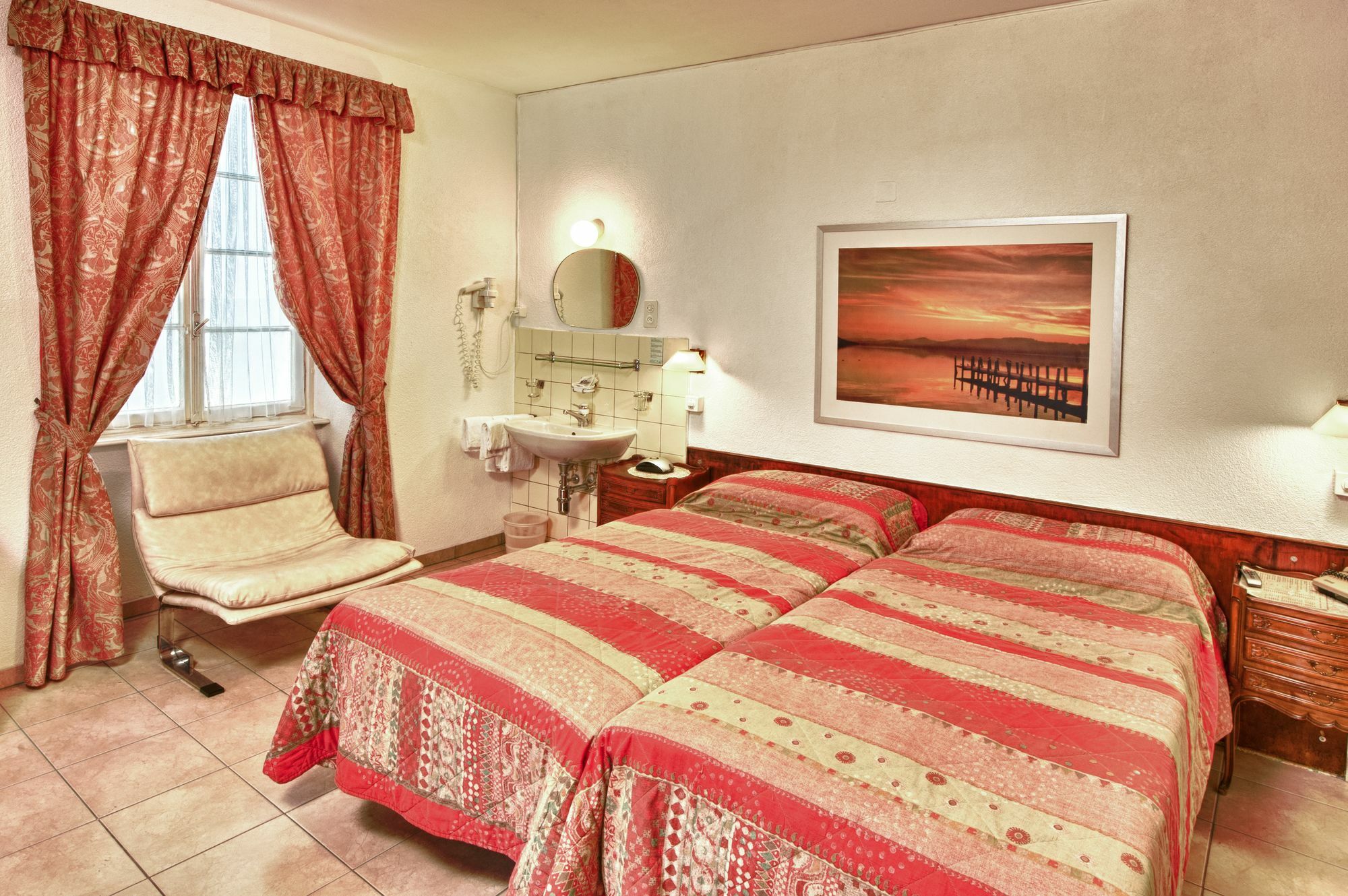 Easyrooms Dell'Angelo Локарно Экстерьер фото