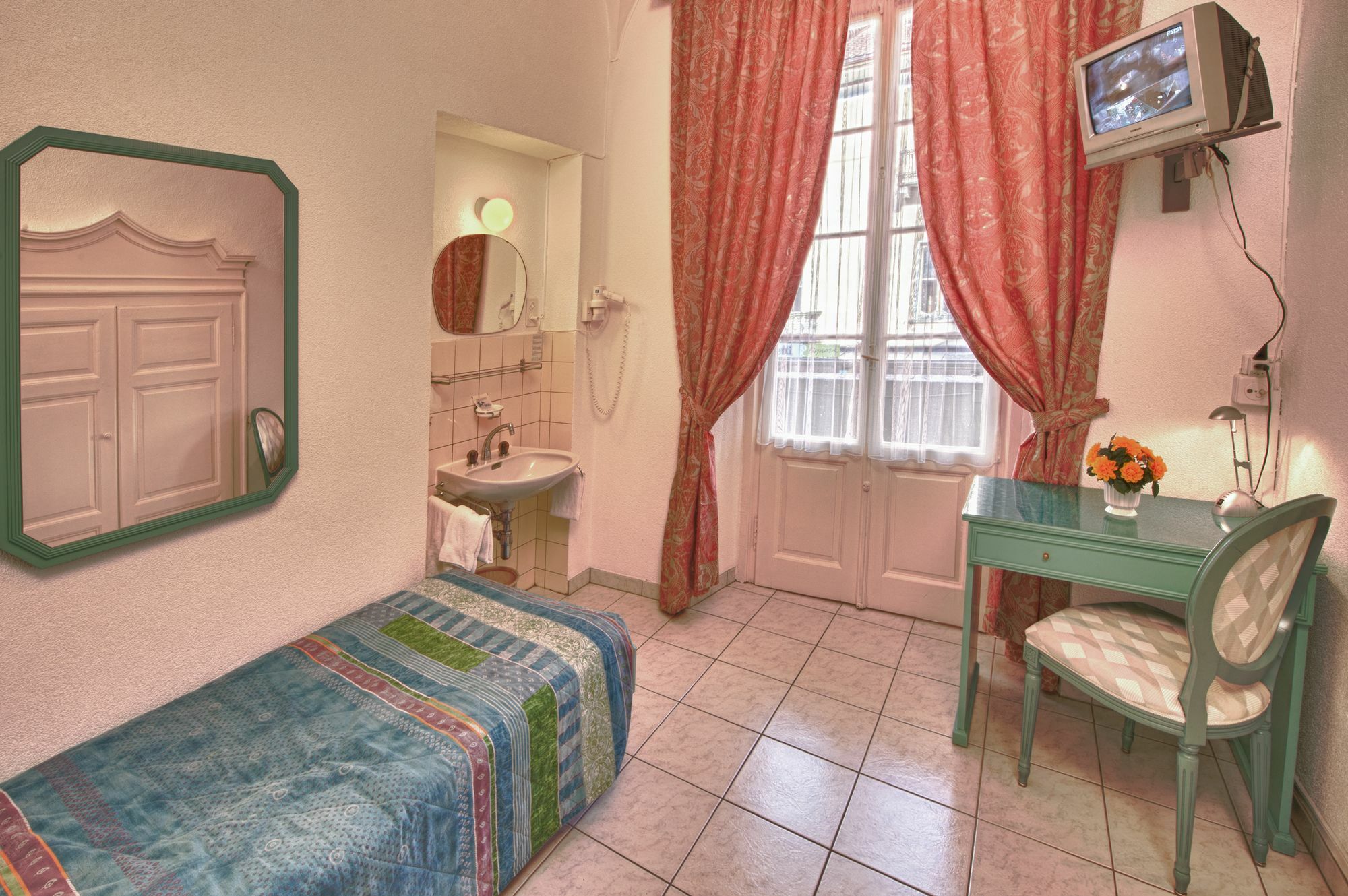 Easyrooms Dell'Angelo Локарно Экстерьер фото